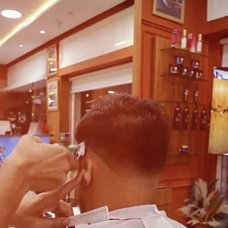 Coupe homme finie au salon